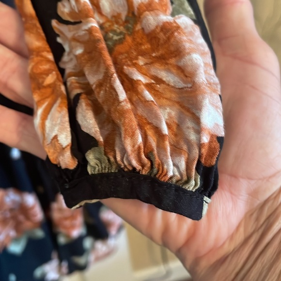 Forever 21 Floral wrap Dress - Picture 4 of 7